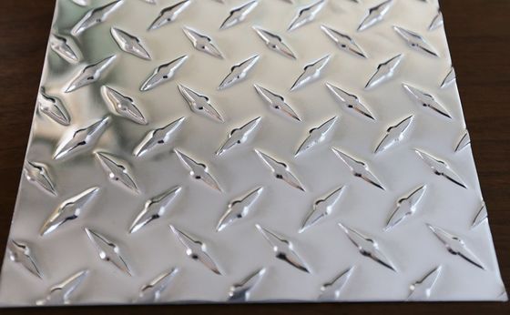 非スリップの合金のレジ係の版、構造の装飾のためのダイヤモンドのアルミニウム シート